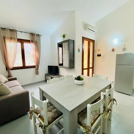 Iv Apartment *